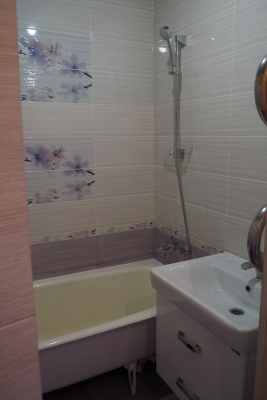 общий вид отремонтированной ванной 137 серии