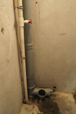 Замена стояка чугунной канализационной трубы на пластиковую в панельном доме