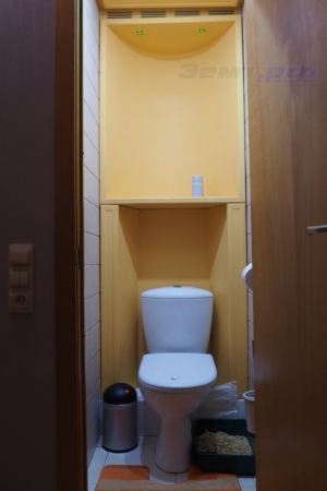 Туалет в доме 137 серии до ремонта на Королёва 48 СПб
